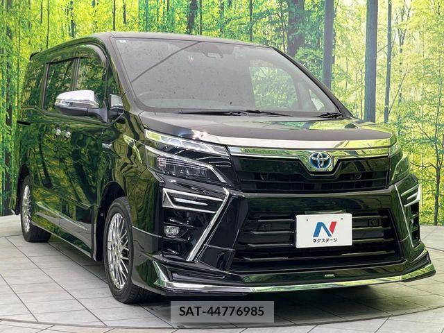 Toyota VOXY HYBRID 2019-06 7252823-16