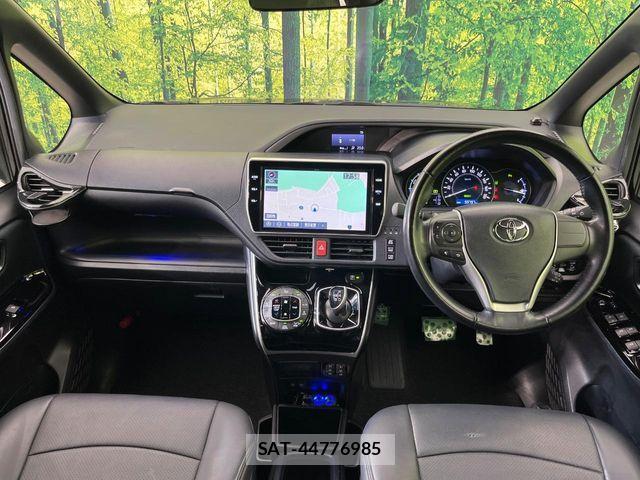 Toyota VOXY HYBRID 2019-06 7252823-1