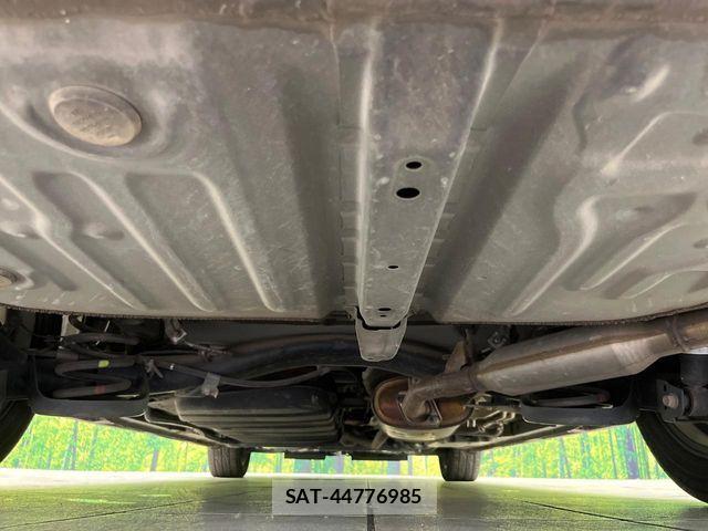 Toyota VOXY HYBRID 2019-06 7252823-19