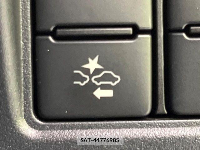 Toyota VOXY HYBRID 2019-06 7252823-5