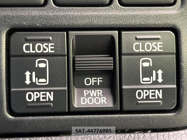 Toyota VOXY HYBRID 2019-06 7252823-6