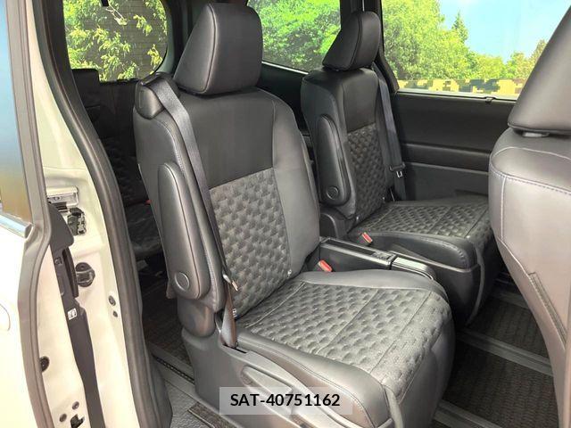Toyota VOXY HYBRID 2024-07 7252809-10