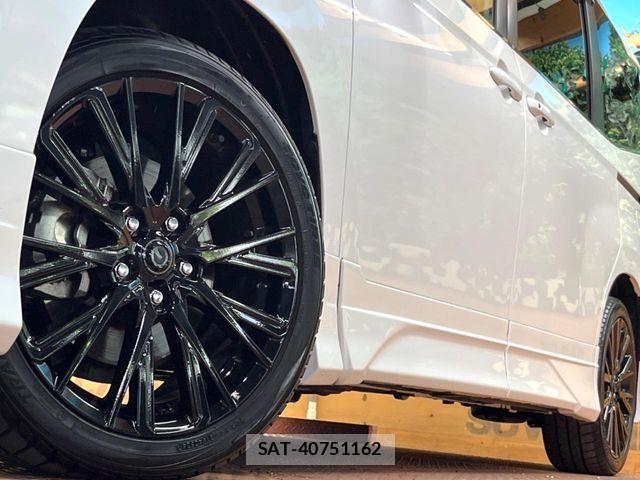 Toyota VOXY HYBRID 2024-07 7252809-14