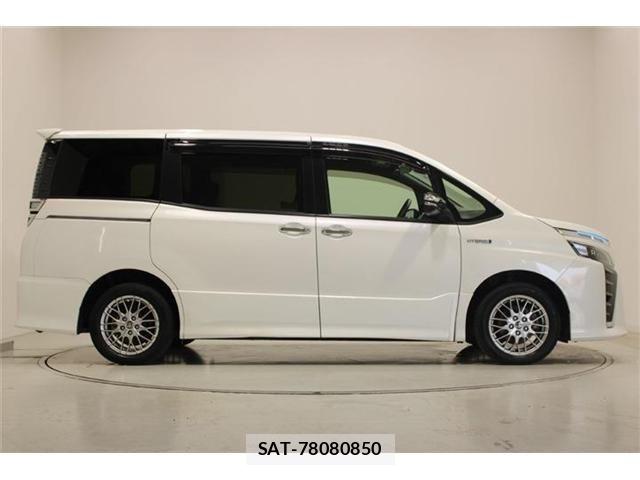 Toyota VOXY HYBRID 2019-05 7252827-12