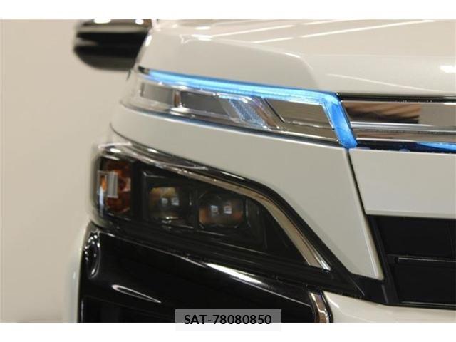 Toyota VOXY HYBRID 2019-05 7252827-16