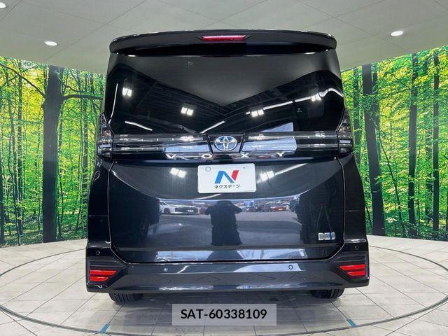 Toyota VOXY HYBRID 2023-06 7252818-15
