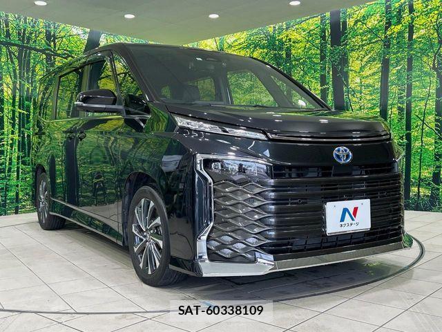 Toyota VOXY HYBRID 2023-06 7252818-16