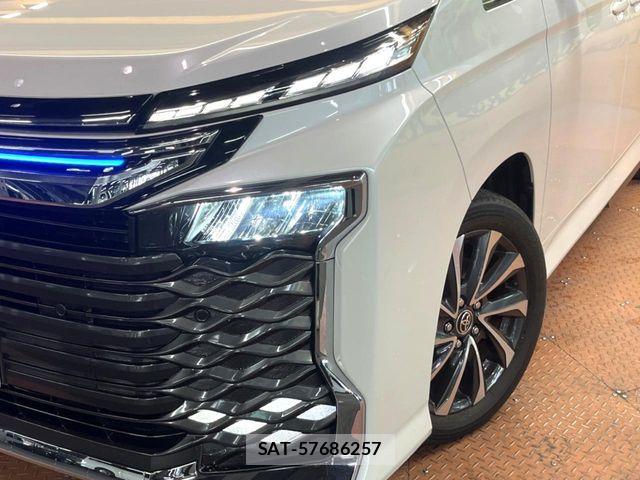 Toyota VOXY HYBRID 2023-05 7252815-14
