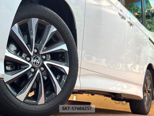 Toyota VOXY HYBRID 2023-05 7252815-15