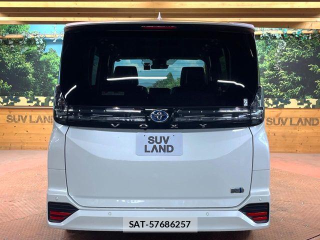 Toyota VOXY HYBRID 2023-05 7252815-16