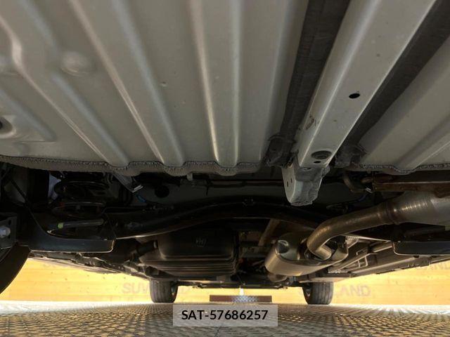 Toyota VOXY HYBRID 2023-05 7252815-18