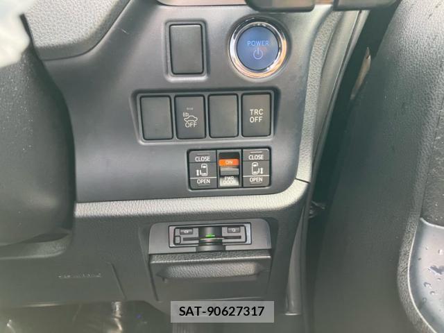 Toyota VOXY HYBRID 2015-12 7252826-15