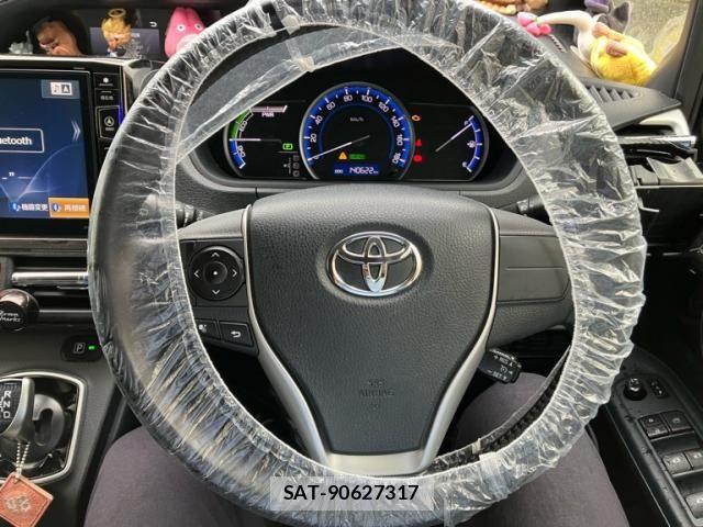 Toyota VOXY HYBRID 2015-12 7252826-16