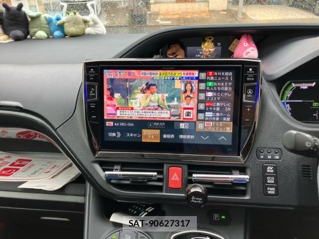 Toyota VOXY HYBRID 2015-12 7252826-20
