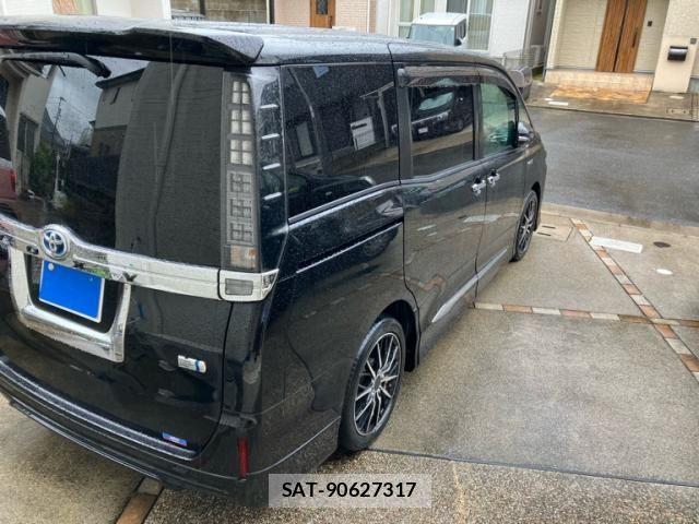 Toyota VOXY HYBRID 2015-12 7252826-3