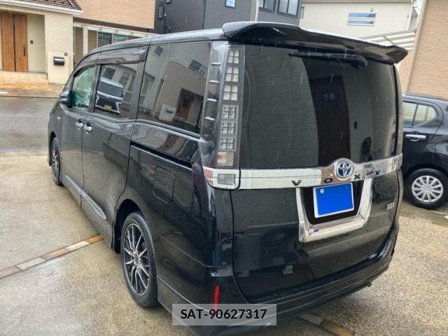 Toyota VOXY HYBRID 2015-12 7252826-4