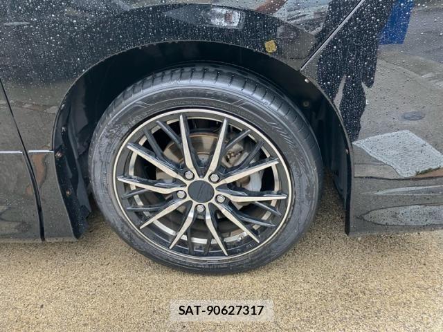 Toyota VOXY HYBRID 2015-12 7252826-6
