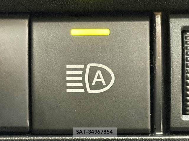 Toyota VOXY HYBRID 2023-05 7252814-14