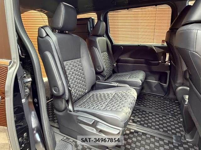 Toyota VOXY HYBRID 2023-05 7252814-8