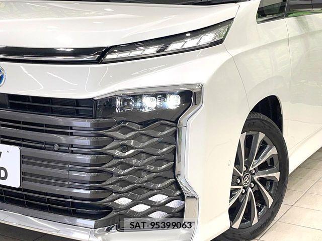 Toyota VOXY HYBRID 2023-09 7252810-11