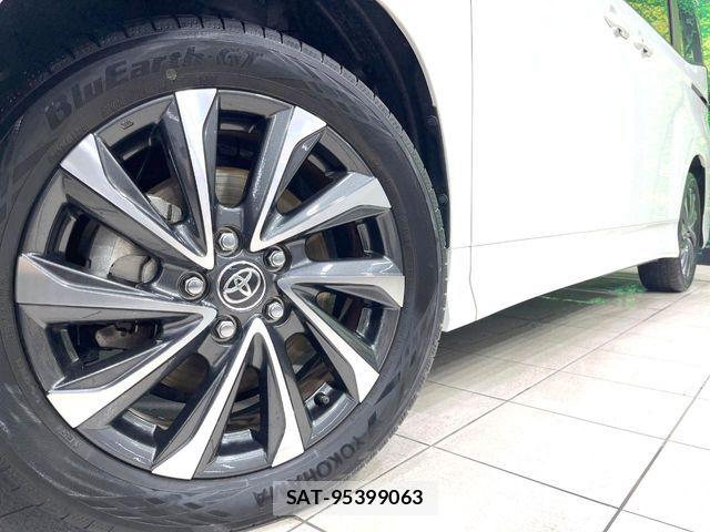 Toyota VOXY HYBRID 2023-09 7252810-12