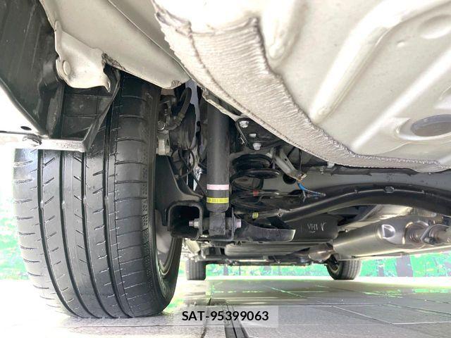 Toyota VOXY HYBRID 2023-09 7252810-19