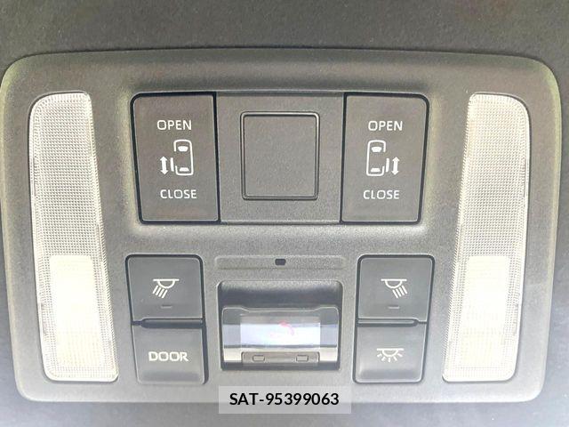 Toyota VOXY HYBRID 2023-09 7252810-5