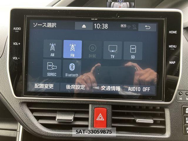 Toyota VOXY HYBRID 2019-04 7252825-16