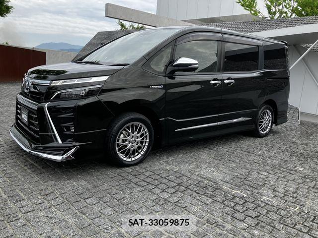 Toyota VOXY HYBRID 2019-04 7252825-1