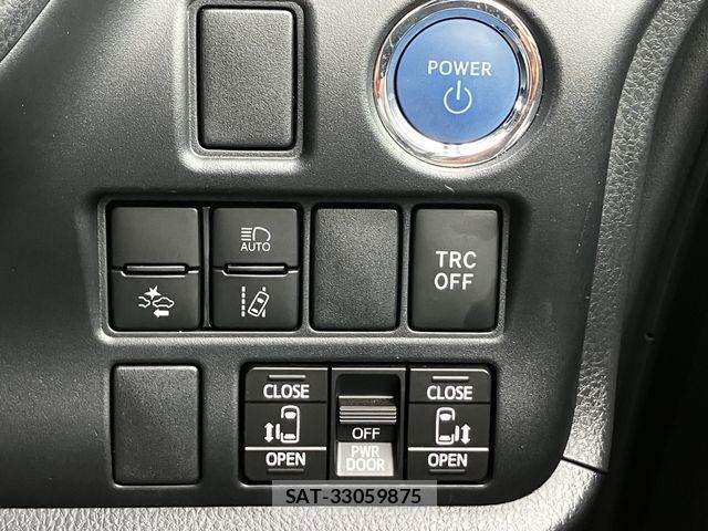 Toyota VOXY HYBRID 2019-04 7252825-19