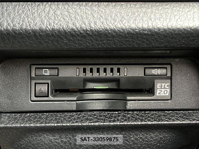 Toyota VOXY HYBRID 2019-04 7252825-20