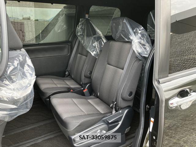 Toyota VOXY HYBRID 2019-04 7252825-24