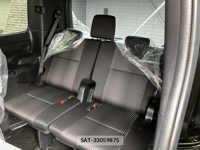 Toyota VOXY HYBRID 2019-04 7252825-25
