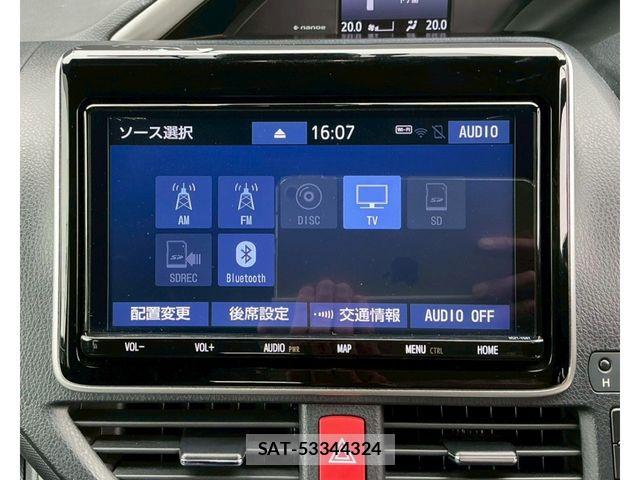 Toyota VOXY HYBRID 2021-03 7252821-13