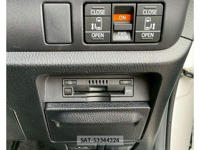 Toyota VOXY HYBRID 2021-03 7252821-16