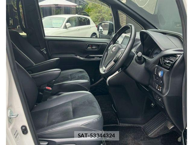 Toyota VOXY HYBRID 2021-03 7252821-18