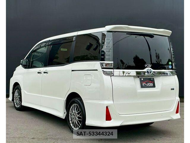 Toyota VOXY HYBRID 2021-03 7252821-5