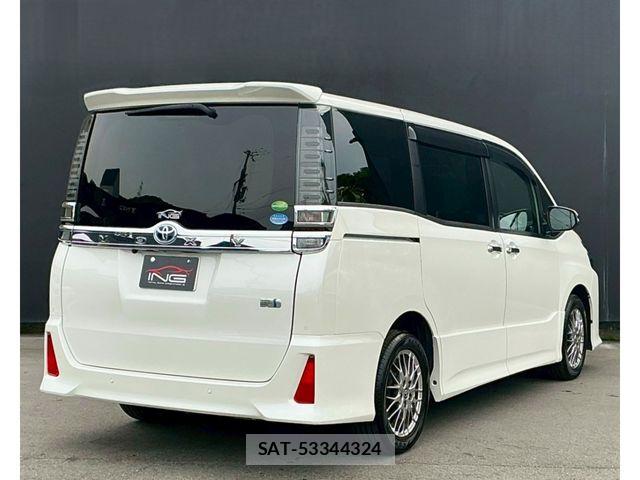 Toyota VOXY HYBRID 2021-03 7252821-6