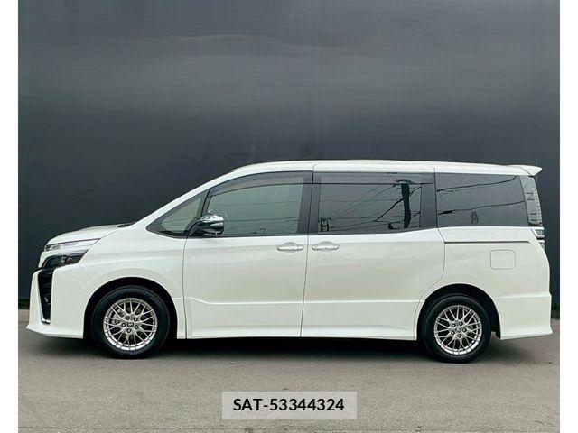 Toyota VOXY HYBRID 2021-03 7252821-7