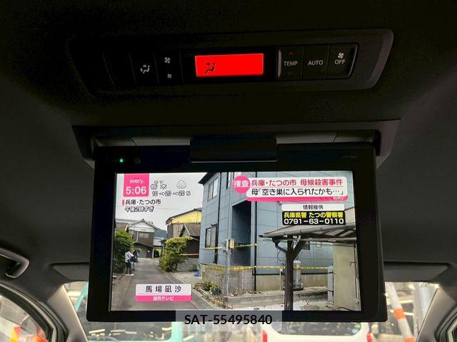 Toyota VOXY HYBRID 2017-08 7252824-17