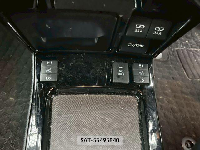Toyota VOXY HYBRID 2017-08 7252824-18