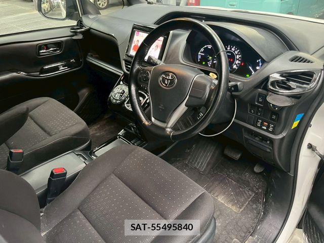 Toyota VOXY HYBRID 2017-08 7252824-1