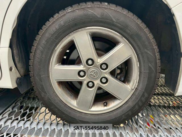 Toyota VOXY HYBRID 2017-08 7252824-26