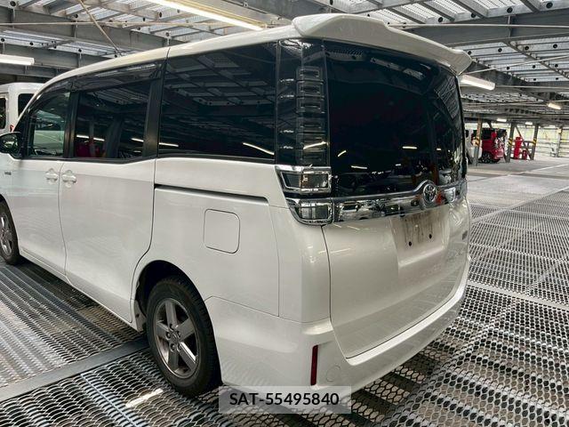 Toyota VOXY HYBRID 2017-08 7252824-2