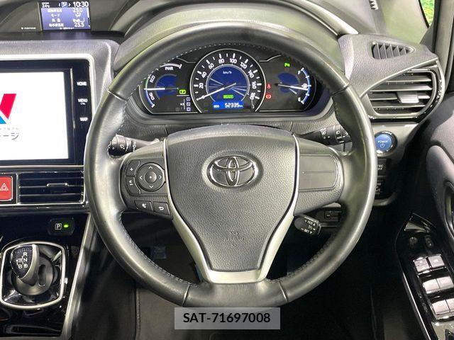 Toyota VOXY HYBRID 2021-02 7252820-11