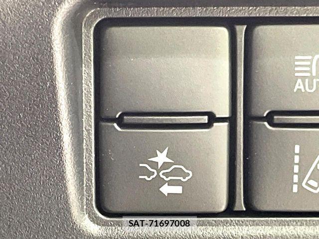 Toyota VOXY HYBRID 2021-02 7252820-6