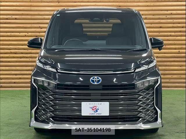 Toyota VOXY HYBRID 2022-12 7252817-16