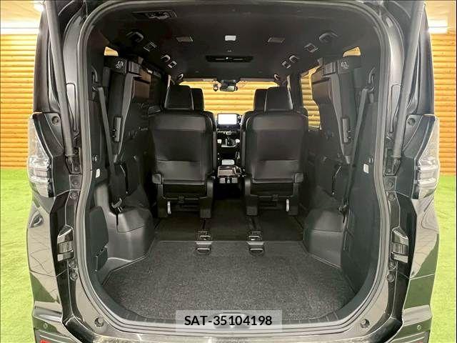 Toyota VOXY HYBRID 2022-12 7252817-19