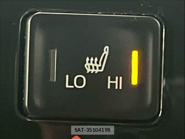 Toyota VOXY HYBRID 2022-12 7252817-5