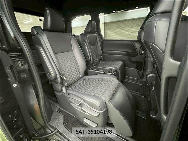 Toyota VOXY HYBRID 2022-12 7252817-8